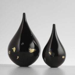 Opaque dew drop with 23.5 carat gold by Elon Isaksson Glass. An exhibitor at Craftworks.